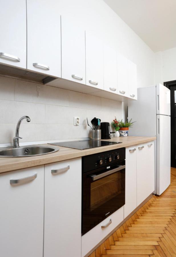 Lovely Apartment With 2 Bedrooms Bucureşti Exterior foto